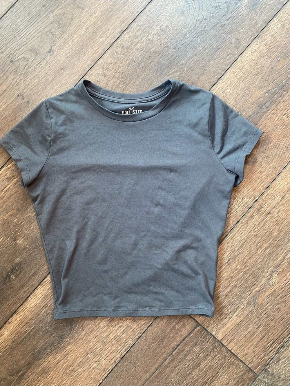 Hollister Womens XS Black Baby Tee Fitted Crop Short Sleeve Crew Neck T Shirt